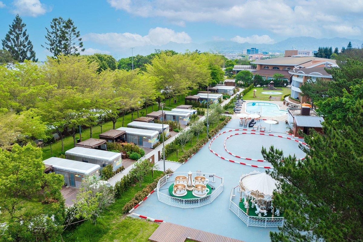 第3人1元入住!「樂園版豪華露營」一泊四食2800元,高爾夫、戲水池玩到爽 第3人1元入住!「樂園版豪華露營」一泊四食2800元,高爾夫、戲水池玩到爽