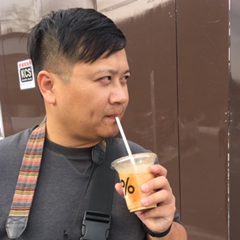 強尼帶球