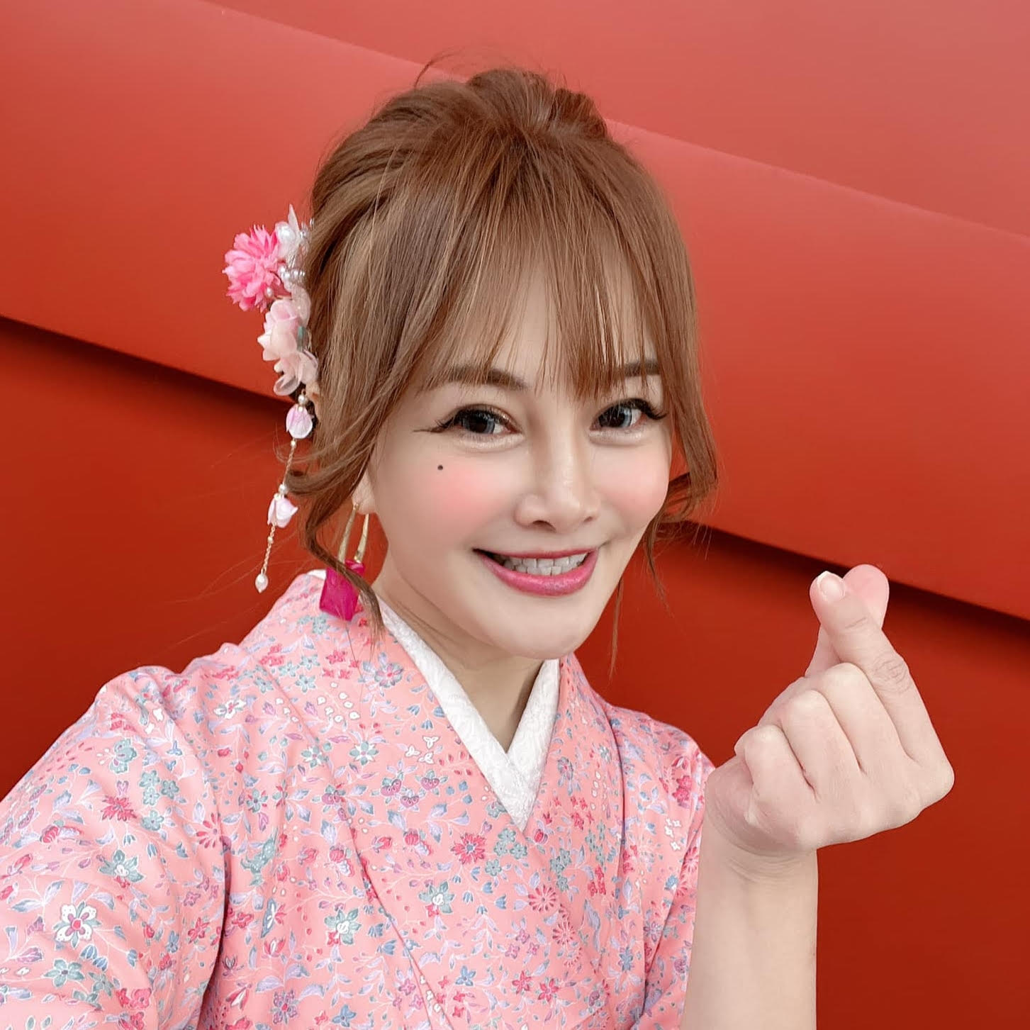 蹦啾謝蘿莉