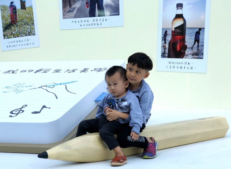 台中打卡新地標! 格列佛「大人國遊記」的清爽風格書桌 5.JPG