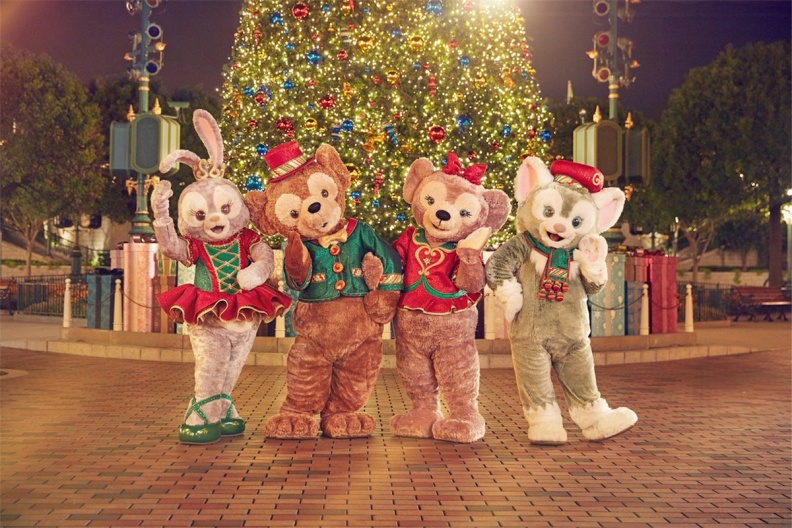 Duffy 好友們與StellaLou等著跟賓客一起慶祝聖誕節.jpg