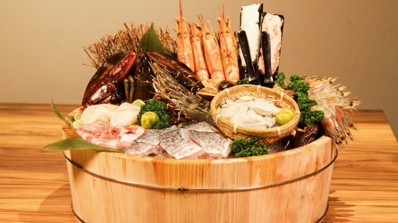 台灣首富跨足鍋物店？「浴盆鍋」挑戰食量極限
