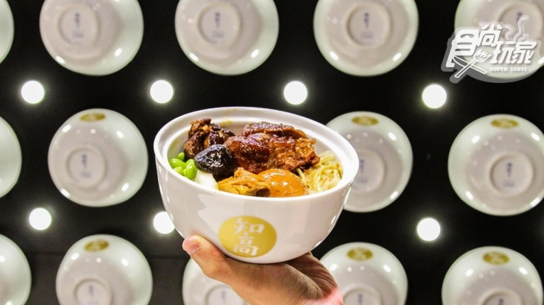 【新開店】小吃華麗改造！秘製「滷大腸飯」時尚上桌