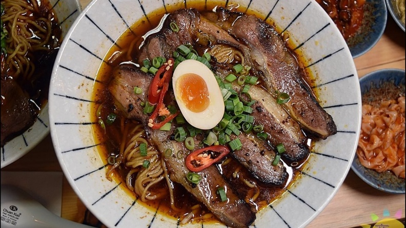 牛肉爆量了！地表最強日式牛肉拉麵　台中消夜快衝這家 