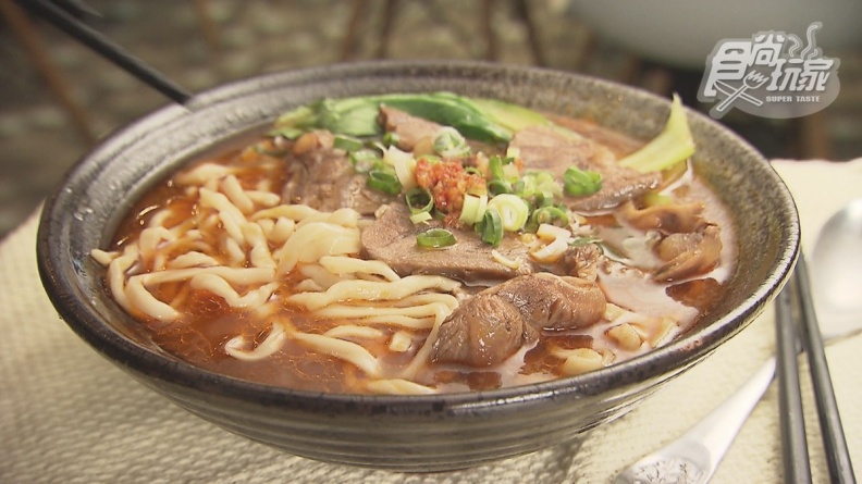 風靡日本！台北70年濃厚系牛肉麵，一隻牛只能做7碗