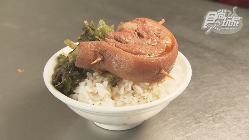 鹿港最平價！40元爌肉飯晚來吃不到，手切滷肉入口即化超下飯