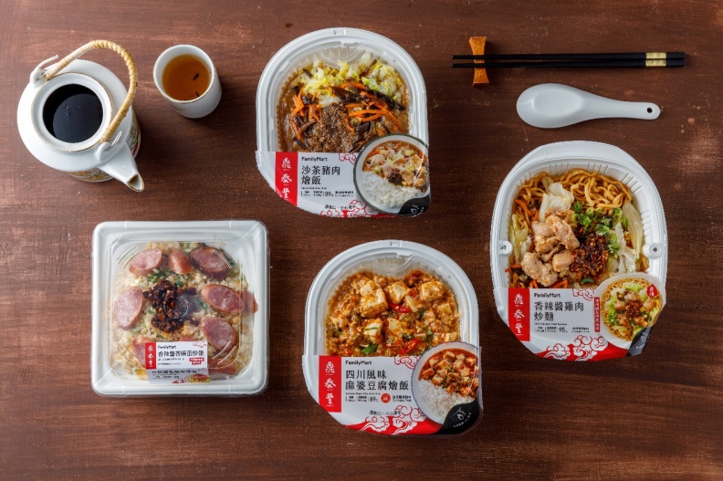 鼎2 - 鼎2.jpg 私房鼎泰豐香辣醬系列料理再升級,全家大方分享不藏私!炒飯、炒麵你要選哪樣