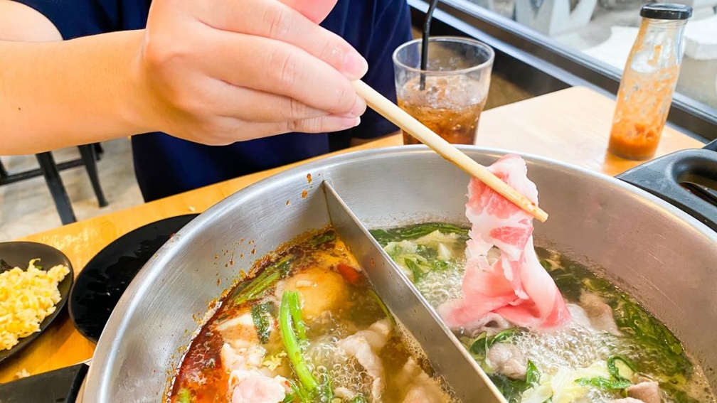 顛覆傳統觀念！專家曝「吃火鍋配２款飲料」易罹患食道癌