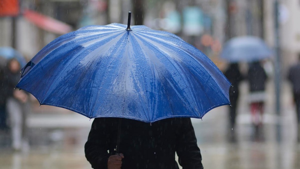 今氣溫驟降剩12度越晚越冷！「這些地方」防雨彈，清明連假天氣曝