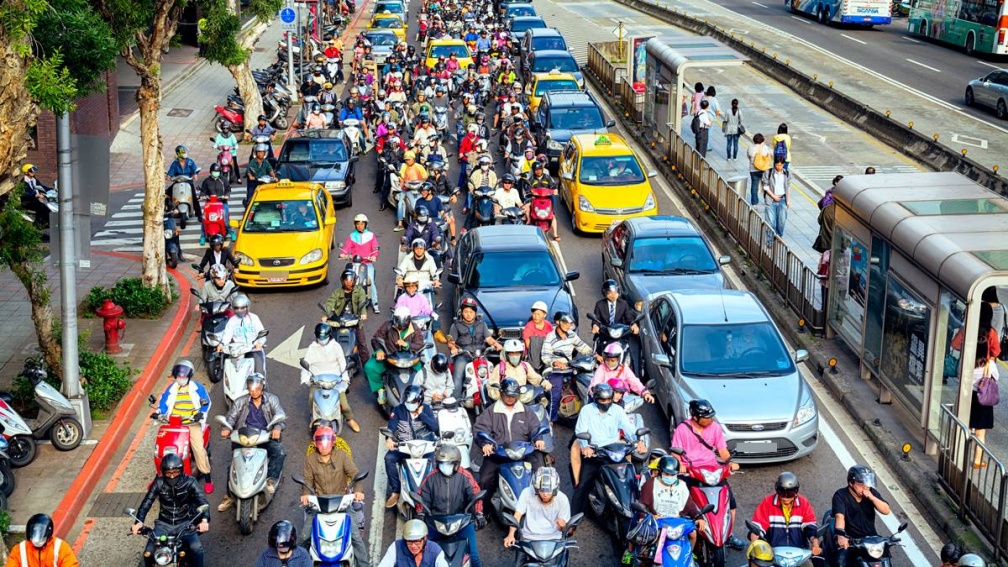 不是UNIQLO、Oneboy！哪款防曬外套最推薦？一票網友點名它：又涼又耐穿