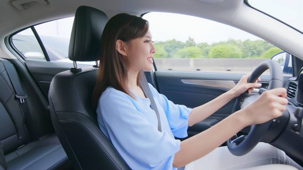 比馬桶還要髒！車子「１地方」每天碰卻藏數百種細菌，嚴重恐致病