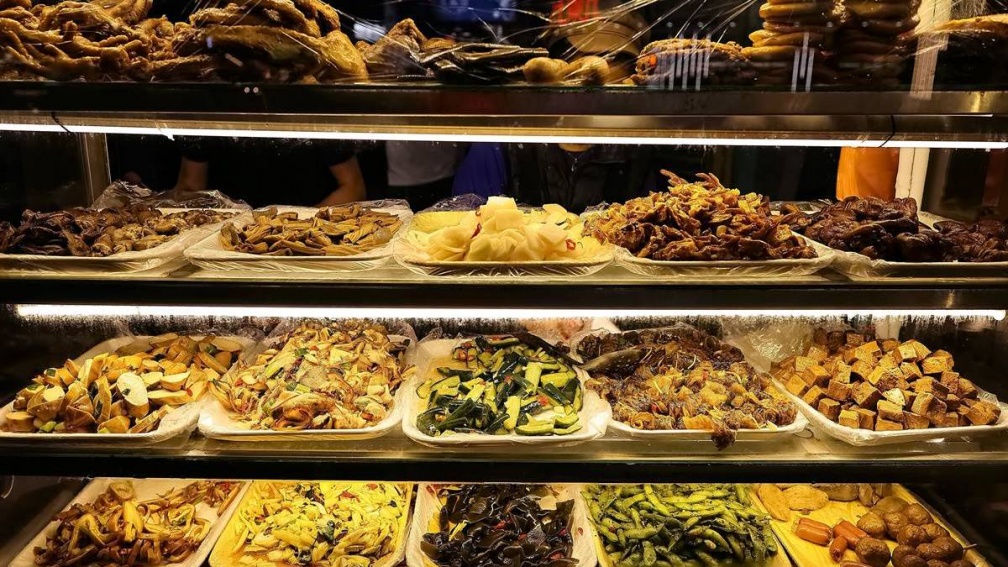 百頁豆腐不是豆腐？是什麼東西做的？菜販揭真相：每吃一口就像喝沙拉油