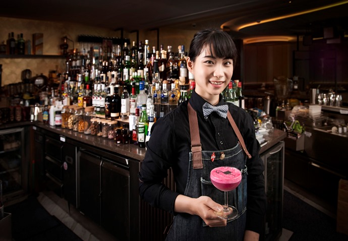 女調酒師好帥氣－少女調酒師Rita的奇幻童話！