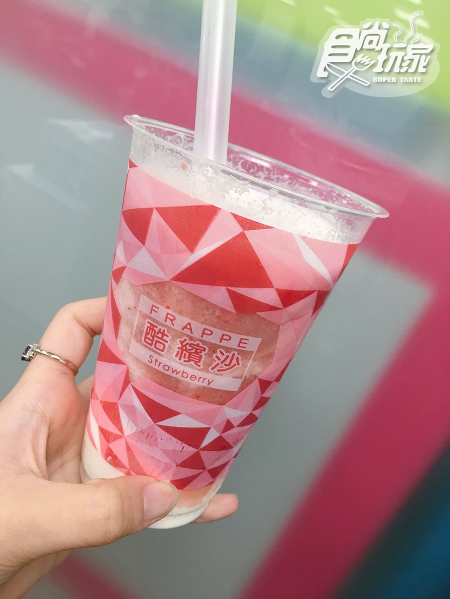 超商草莓季!少女們的「粉紅」零食大集合! 超商草莓季!少女們的「粉紅」零食大集合!