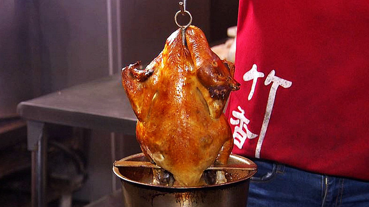 關子嶺必吃「甕缸雞」！皮薄香脆、肉嫩多汁，還送雞湯可免費續