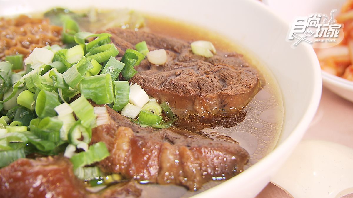 超狂！這牛肉麵牛肉厚度竟和牛排一樣