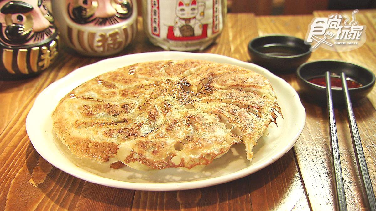 台南暴紅消夜！吃冰花煎餃猜口味，臭豆腐、起司、九層塔入餡好吃驚