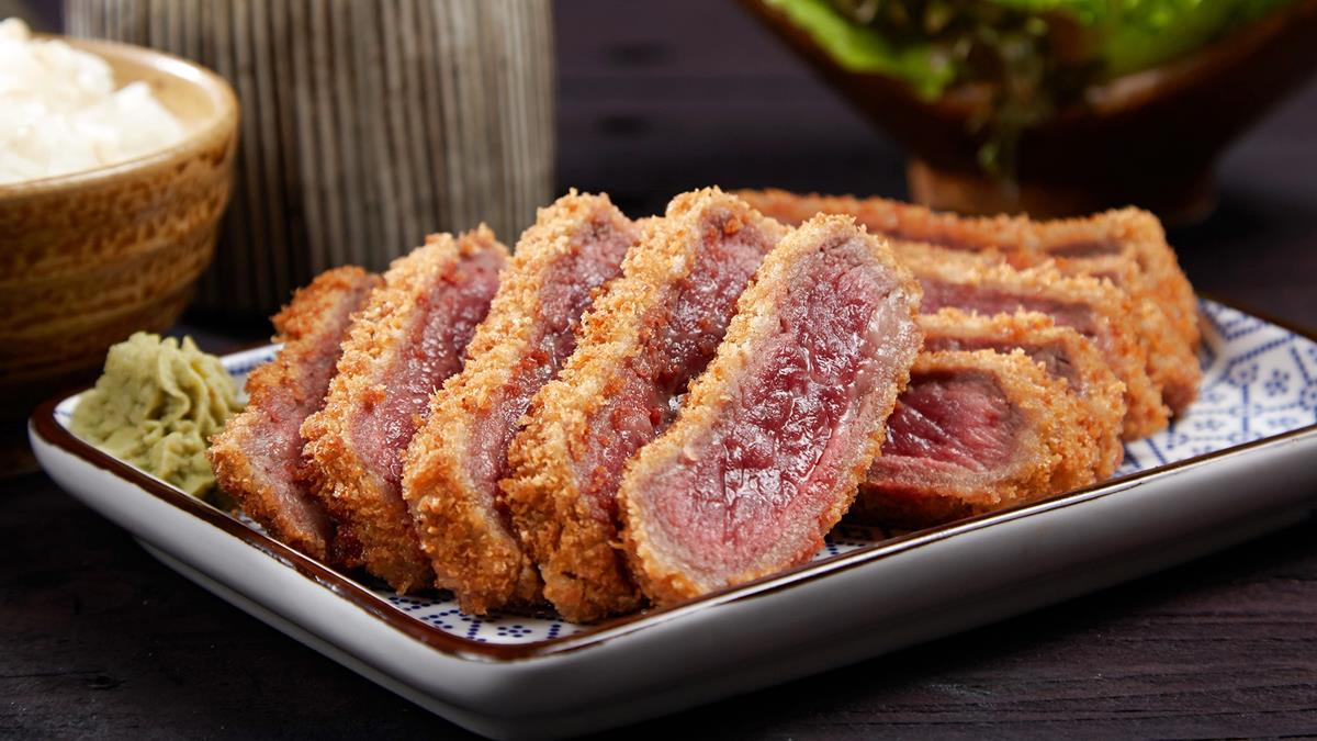 台南饕客有福！「炸牛排專賣店」新開張，首日菲力半價優惠！