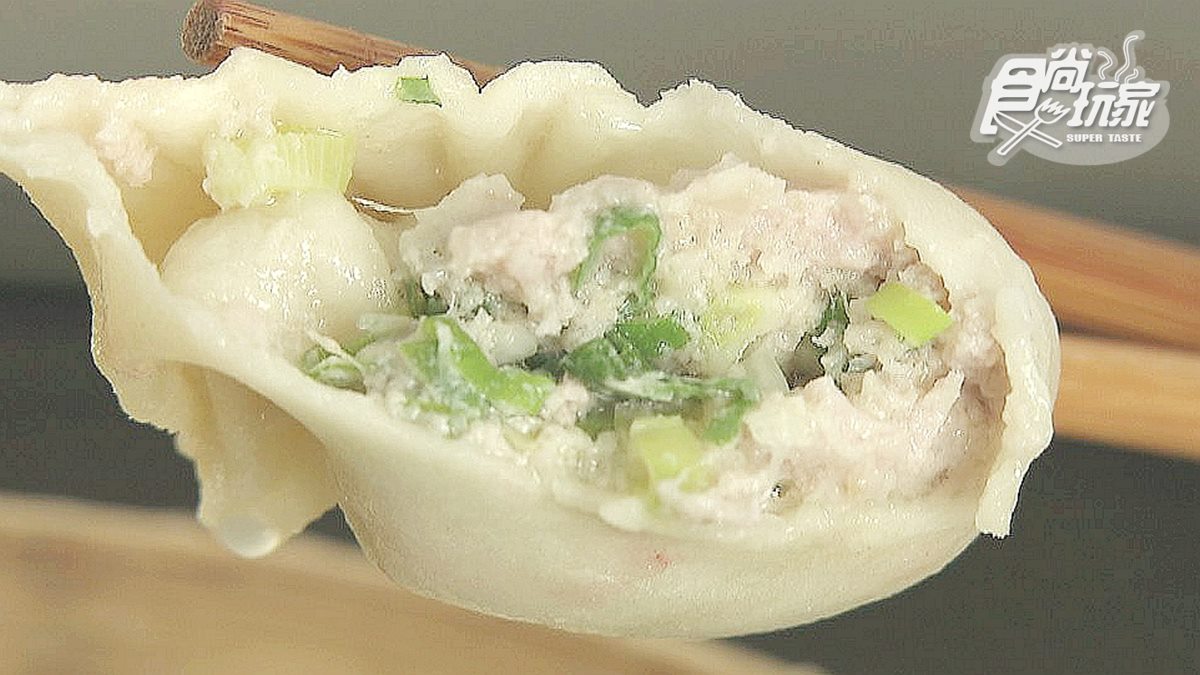 凌晨3點半就排隊！「一匙湯包」皮薄、餡滿、肉汁多，7粒50元超佛心