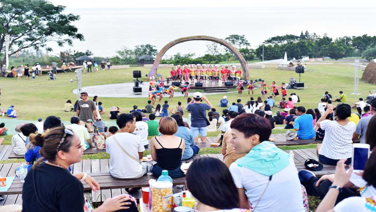 台灣最浪漫戶外音樂會「月光‧海」又來了 還可逛市集、拍地景藝術美照 台灣最浪漫戶外音樂會「月光‧海」又來了 還可逛市集、拍地景藝術美照