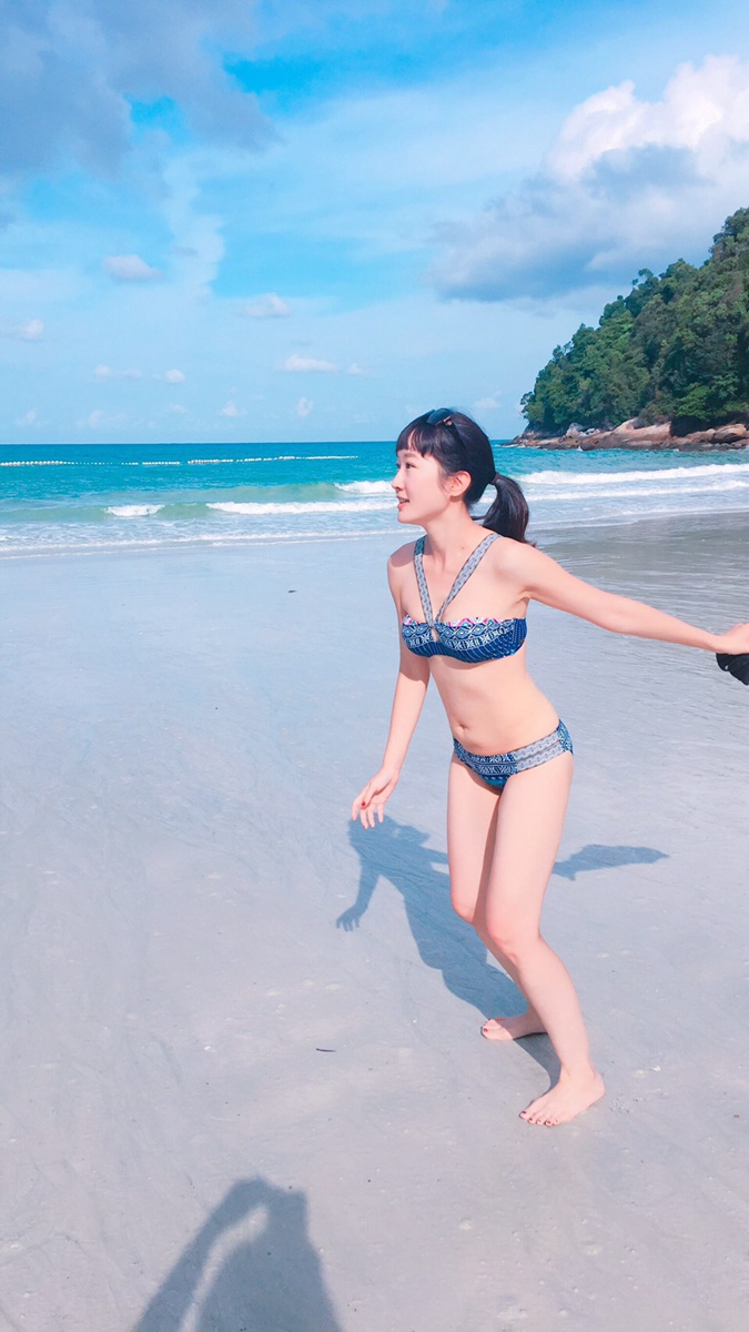 馬爾地夫很美 巴鈺穿比基尼更美 「佛系」泳裝寫真貼好貼滿大放送! 馬爾地夫很美 巴鈺穿比基尼更美 「佛系」泳裝寫真貼好貼滿大放送!