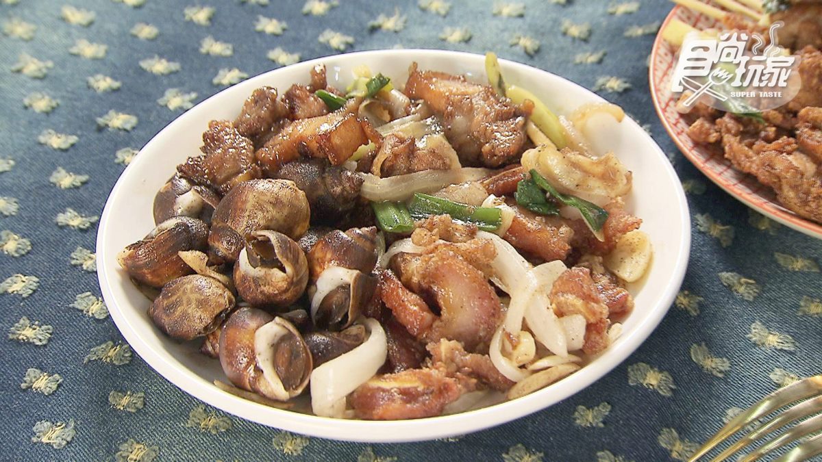 住這家鹽酥雞附近就不用想減肥了！食材竟有螃蟹、鳳螺、青蔥肥腸