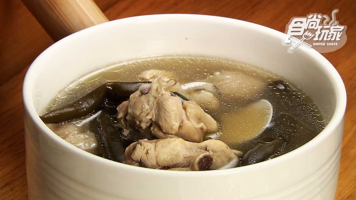 每碗都有一隻雞腿的雞湯「個人鍋」！ 人氣主推「剝皮辣椒蒜頭雞」