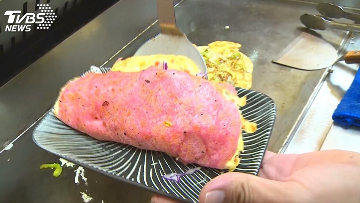 這3家蛋餅超有哏：「調皮搗蛋餅」加皮蛋及豆棗、「卡啦滾蛋」有蛋沒餅、絲瓜蛋餅季節限定