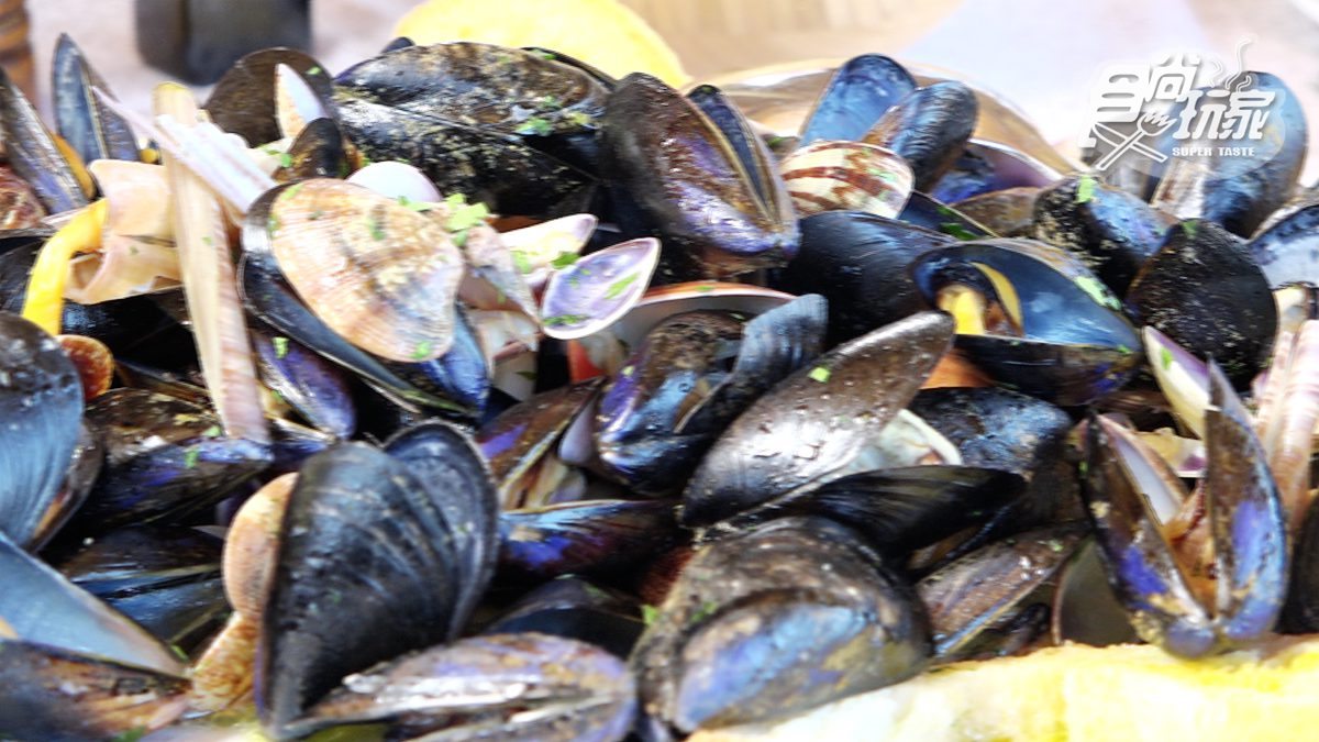 跳島到「私人海灘餐廳」大嗑海味！章魚沙拉、淡菜拼盤好吃到升天