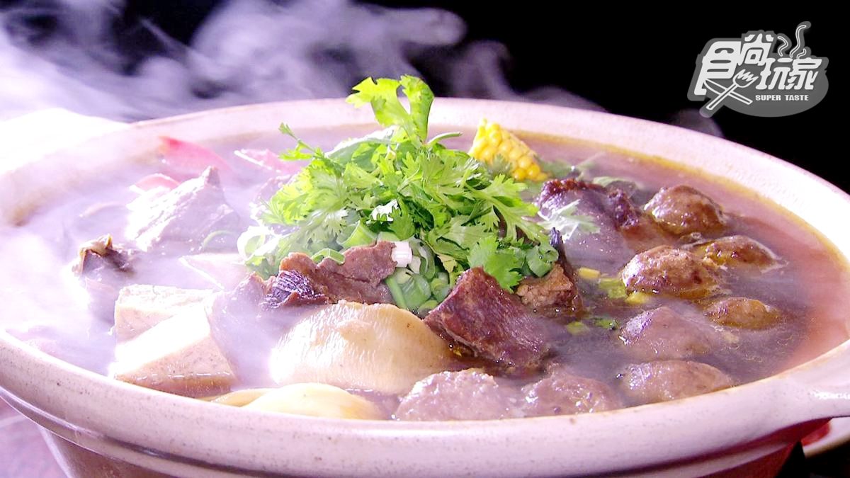 2個願望一次滿足！溫體牛肉火鍋+牛腩鍋，還有限量大骨髓像吸果凍