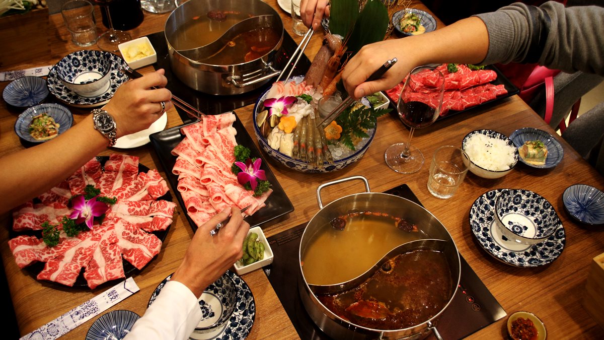 【新開店】吃鍋抽機票、裘莉包！高CP超澎湃海陸涮涮鍋，開店大放送