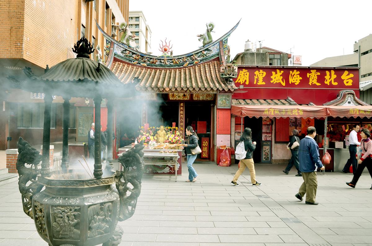 七夕脫單這樣拜!全台10大「月老廟」參拜全攻略,求姻緣、斬爛桃花一次搞定 七夕脫單這樣拜!全台10大「月老廟」參拜全攻略,求姻緣、斬爛桃花一次搞定