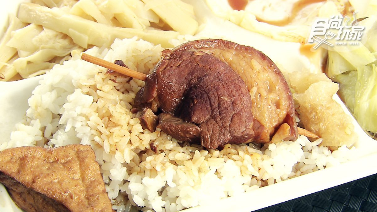 台中秒殺爌肉飯！皮Q肉嫩超下飯，配自製大冰紅才內行