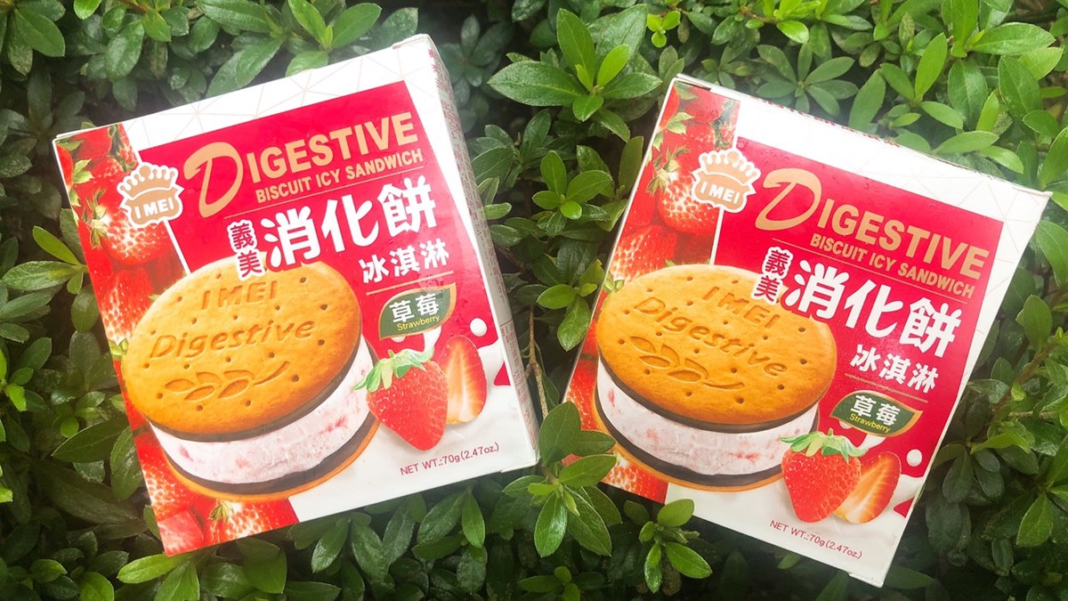 義美新品超狂！推「草莓消化餅冰」，網友揚言：用新台幣讓它下架