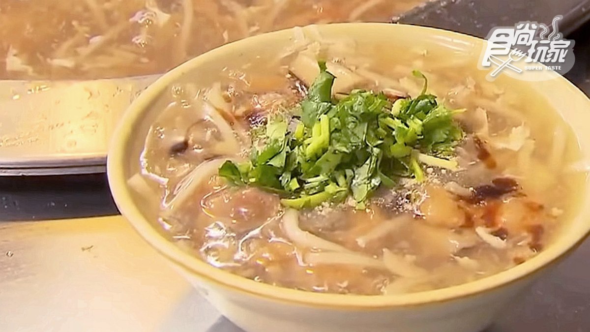 肉羹界的筋肉人！大塊沒肥肉，一口湯一口米糕超唰嘴
