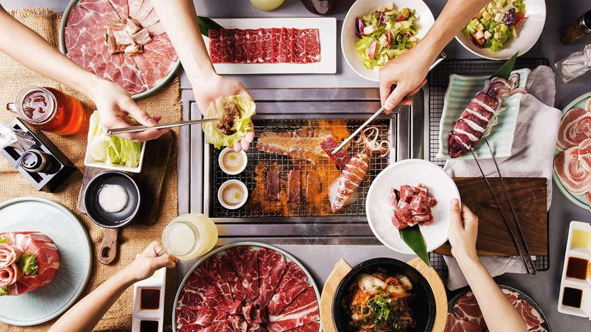 中秋聚餐首選！全台10家高CP值燒烤店：「一頭牛」套餐、烤帝王蟹吃到飽