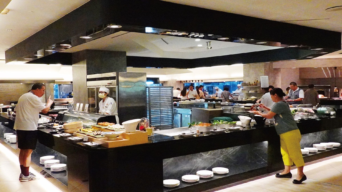 吃到飽控快搶！這家飯店推3人同行1人免費，最低575元鱈場蟹、法式甜點吃到飽