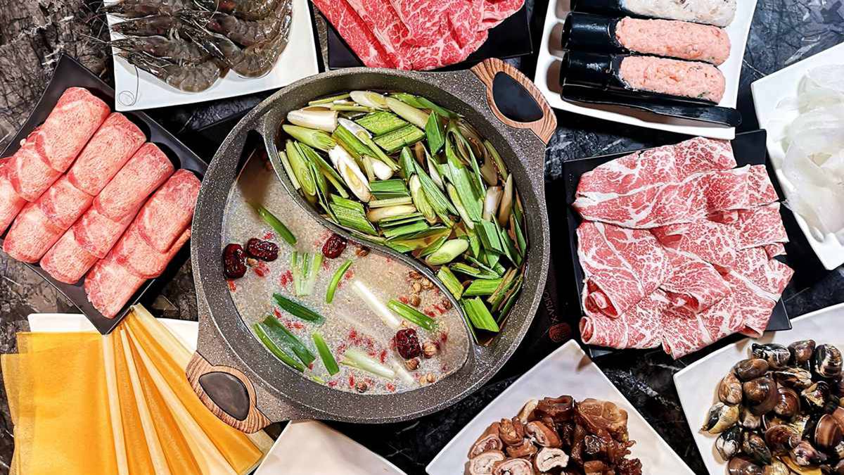 【新開店】獨創魷魚螺肉蒜鍋底！超狂鍋物吃到飽558元起，和牛、牛舌任你吃