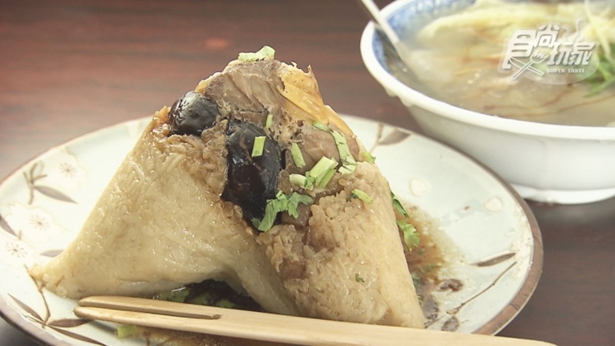 開業148年！台南「巨無霸肉粽」料好又實在，鮑魚、干貝通通包進去