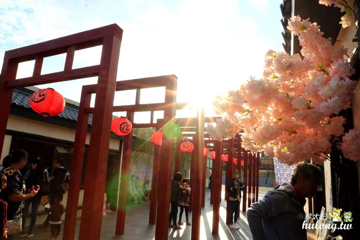 好玩又好拍!桃園親子3打卡點:台版小江戶、巨大摩艾石像、歐風玫瑰園 好玩又好拍!桃園親子3打卡點:台版小江戶、巨大摩艾石像、歐風玫瑰園