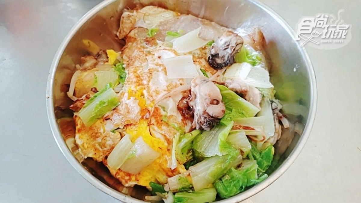 大甲獨門美食！蚵仔煎蓋肉燥飯70元呷飽飽，搭配獨門醬汁超唰嘴