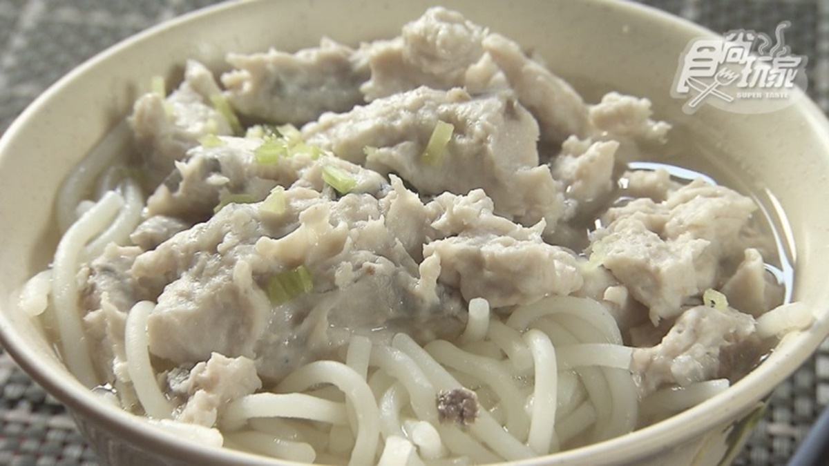 飄香市場60年！鹽埕人早餐最愛「虱目魚肚漿」，清爽高湯愈吃愈唰嘴