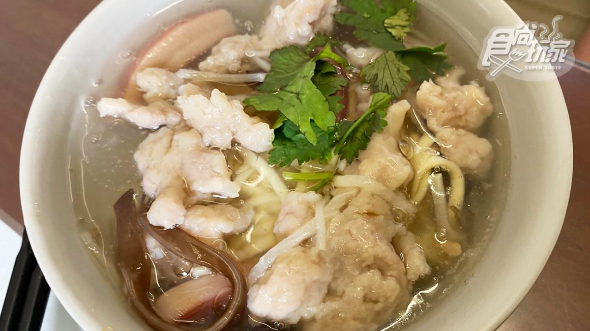 吃過才叫來過鹿港！魷魚肉羹要加升級版豬油渣，超吸湯扁麵愈吃愈唰嘴