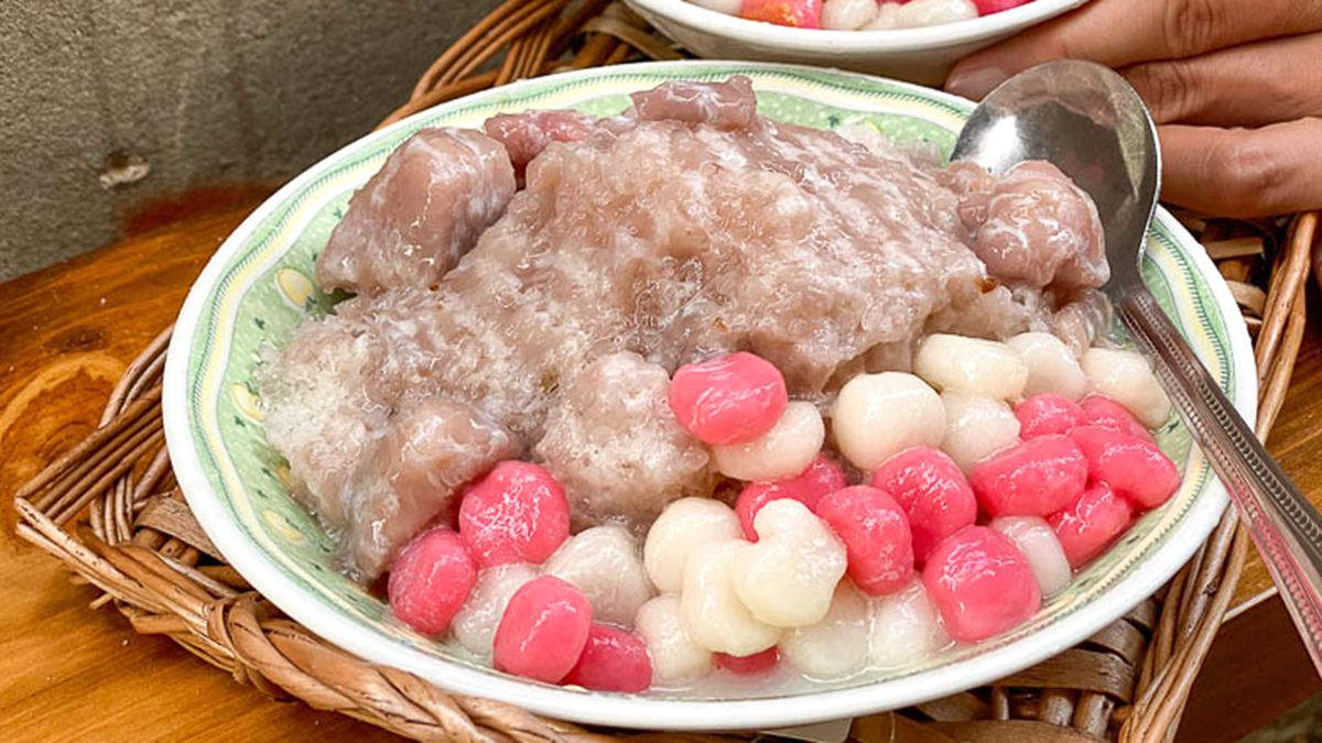 芋頭土石流淋在湯圓山上！台南小巷復古剉冰店，加芋頭、加麵茶任君選擇