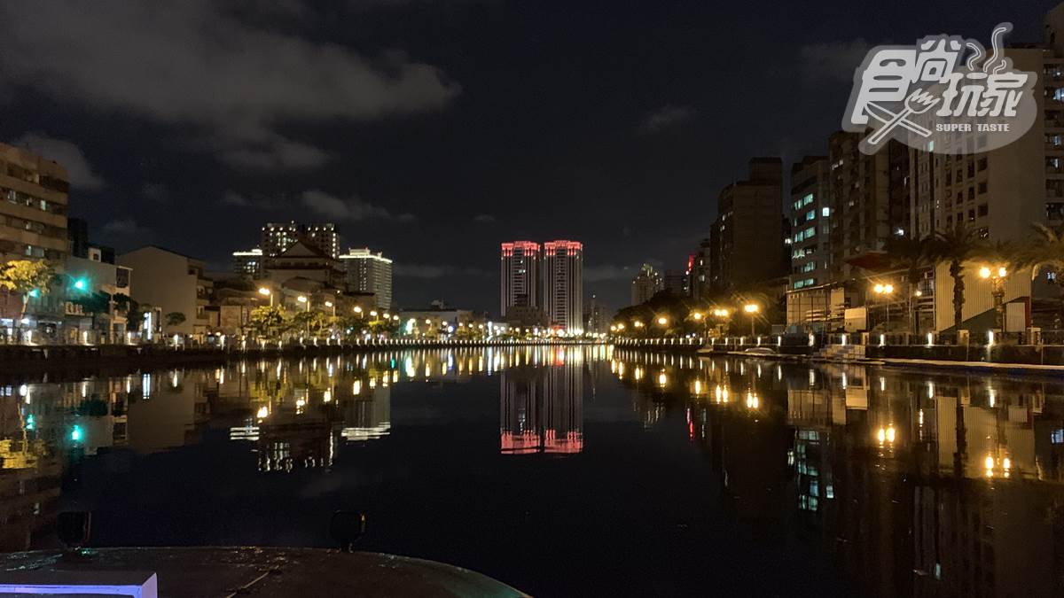 台南這樣玩最浪漫！包船夜遊安平運河賞沿岸風光，還有超美景觀陸橋讓你拍不停
