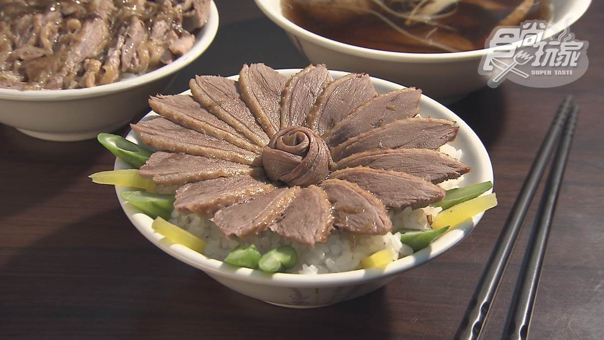 隱藏版消夜！板橋打卡系鴨肉飯美得像朵花，老滷汁熬製口感超多汁