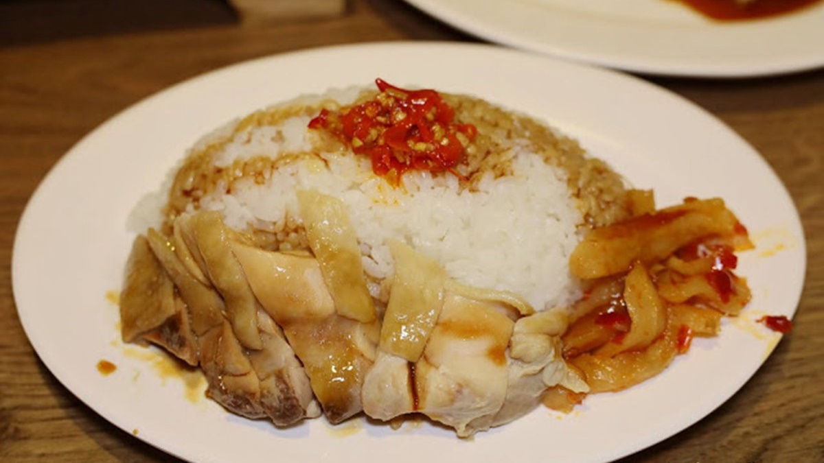 【新開店】士林夜市美食再+1！超邪惡雞飯吃得到滿滿雞油香，必搭生辣椒更唰嘴