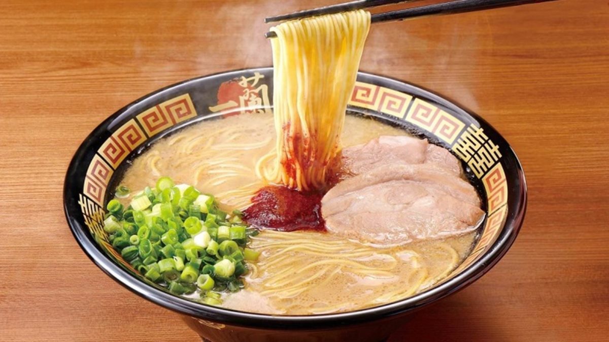 可以囤貨囉！一蘭拉麵海外首發「微波版拉麵」，叉燒、蔥花、赤紅祕醬通通吃得到