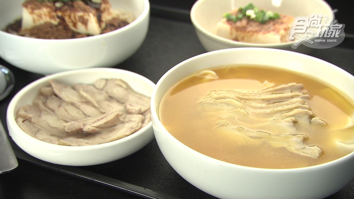 口味超道地！台中眷村麵館吃得到陝西八大怪「腰帶麵」，再搭醉雞湯頭層次更豐富
