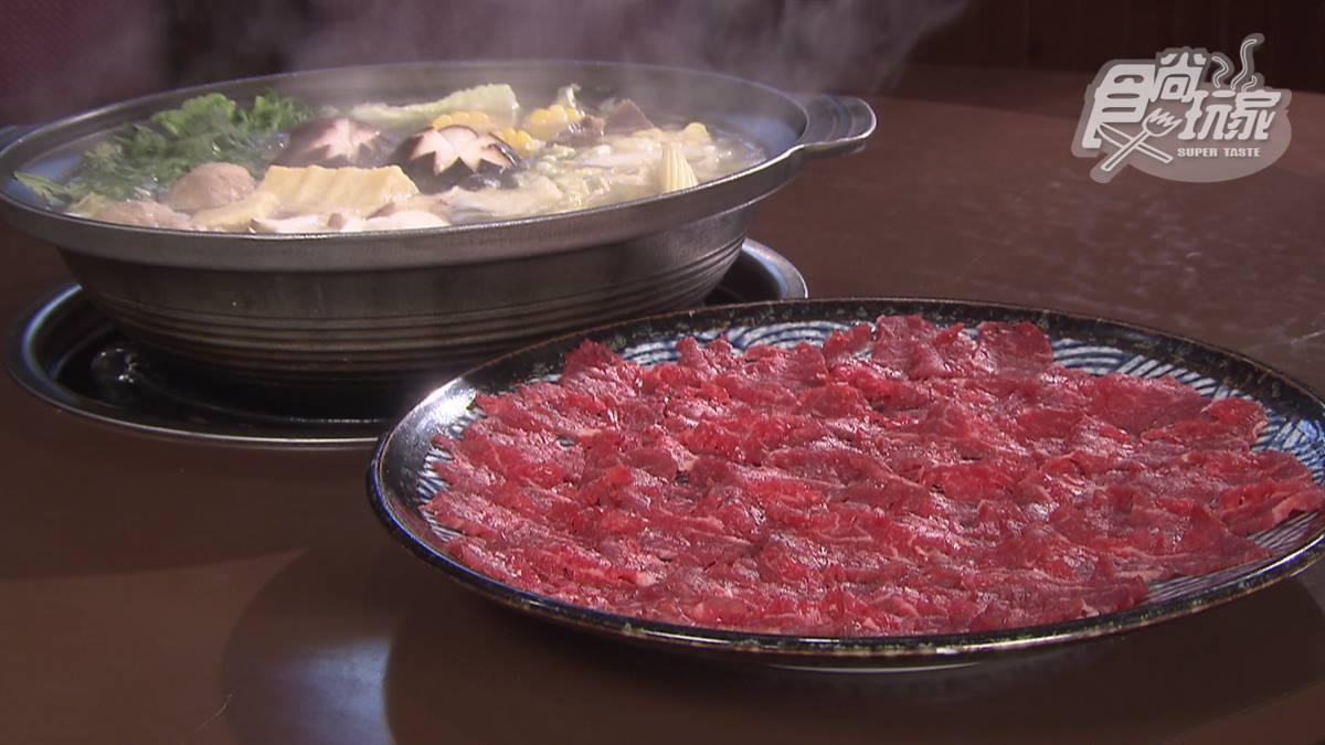 當天現宰！超新鮮「溫體牛肉爐」肉片涮到粉色就能吃，Ｑ彈手工牛肉丸也必點